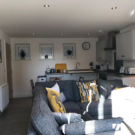 Retro Retreat, Sea View, Free Parking & Ev Plug-In Villa Whitby Dış mekan fotoğraf